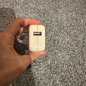 🔌 Apple 10W USB Wall Charger Adapter A1357 (No Cable) – iPhone/iPad Compatible